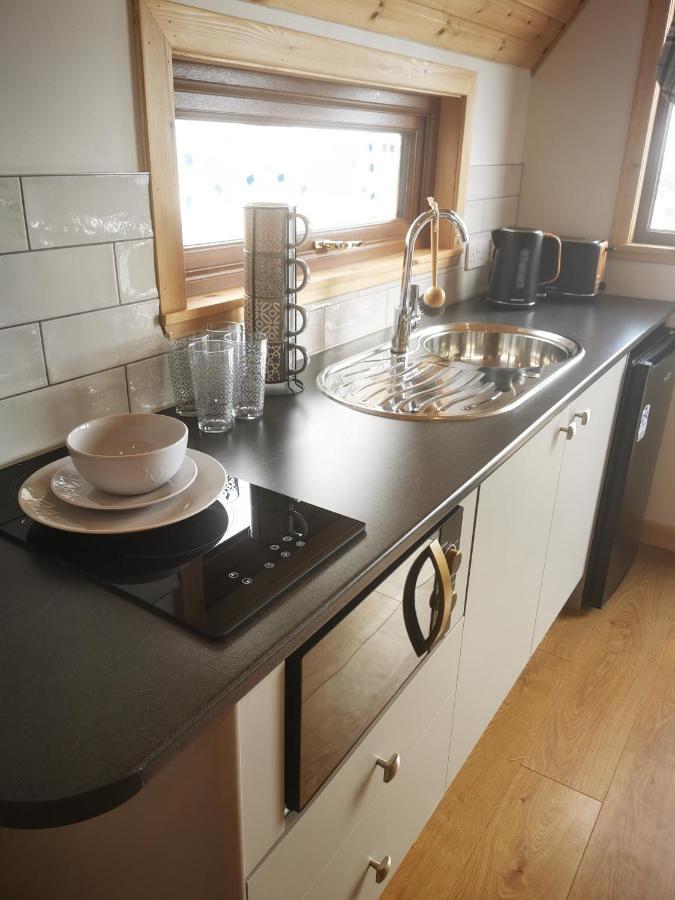 Gowanview Glamping Hotel Banff Esterno foto